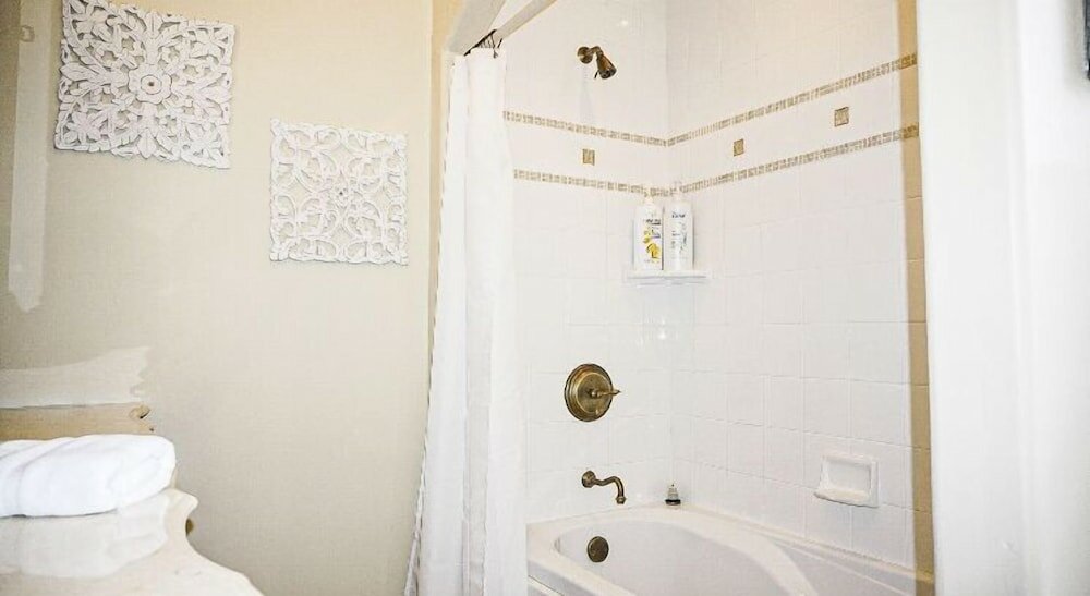 Фото River Rd. Mansion