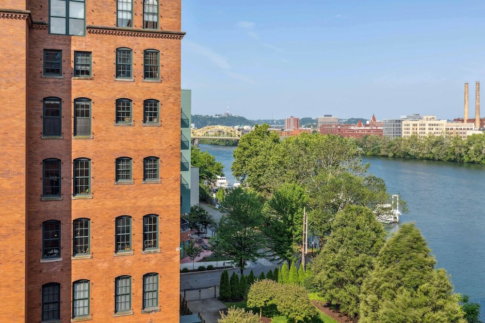 Фото Historic Loft Retreat With Pool