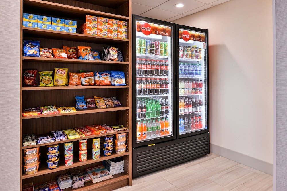 Фото Holiday Inn Express Tampa N I-75 - University Area, an Ihg Hotel