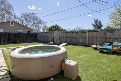 Гостиница The Nest Apt A в Вест Сакраменто