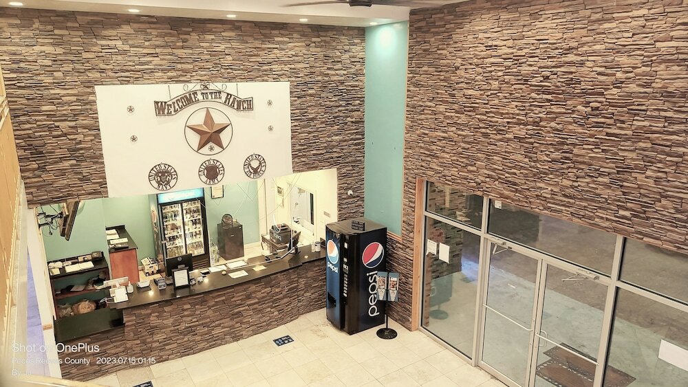 Фото B&j Hotel and Apartment