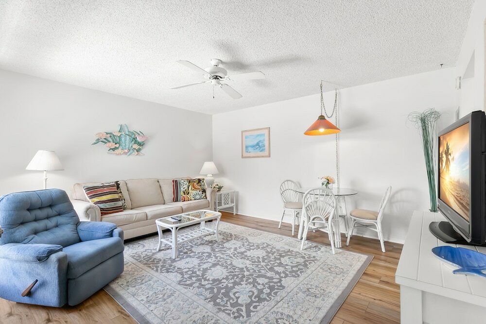 Фото Madeira Beach Yacht Club