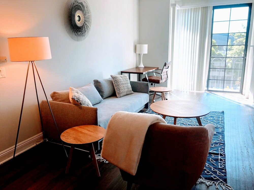 Фото Luxury Suites - Heart of Beverly Hills