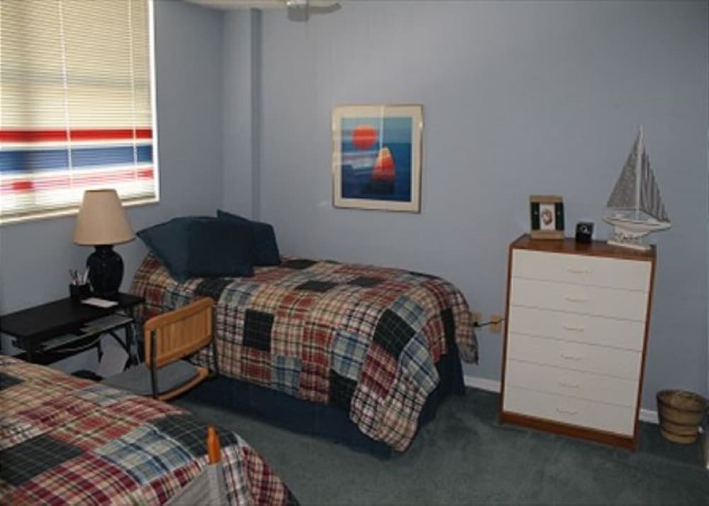 Фото 3 Bedroom Oceanfront Luxury Condo - Sand Dollar III, 404