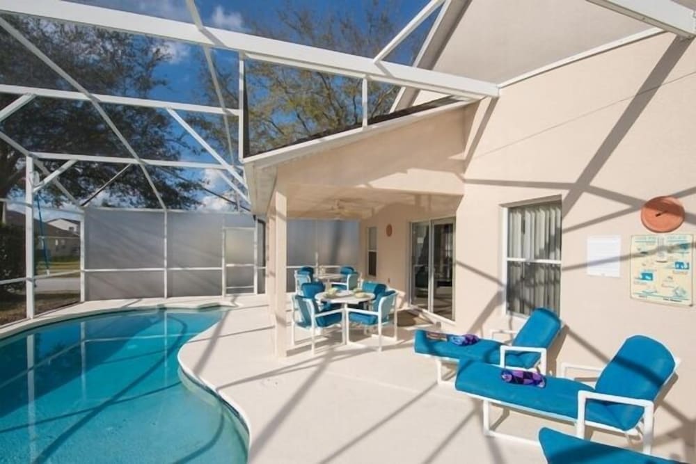 Фото Ov3252 - Hampton Lakes - 5 Bed 4 Baths Villa