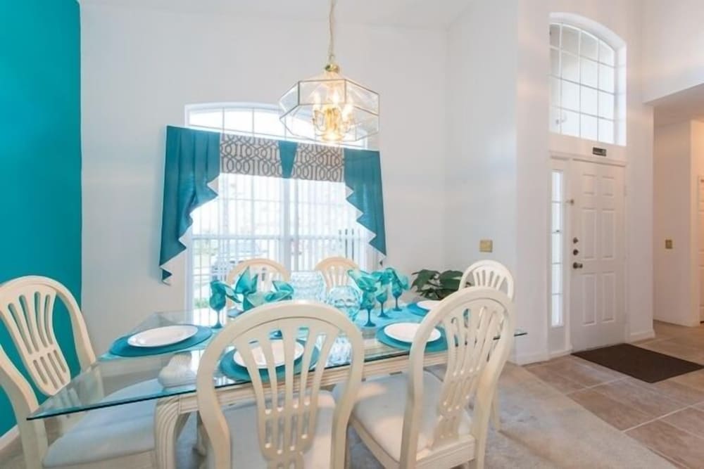 Фото Ov3252 - Hampton Lakes - 5 Bed 4 Baths Villa