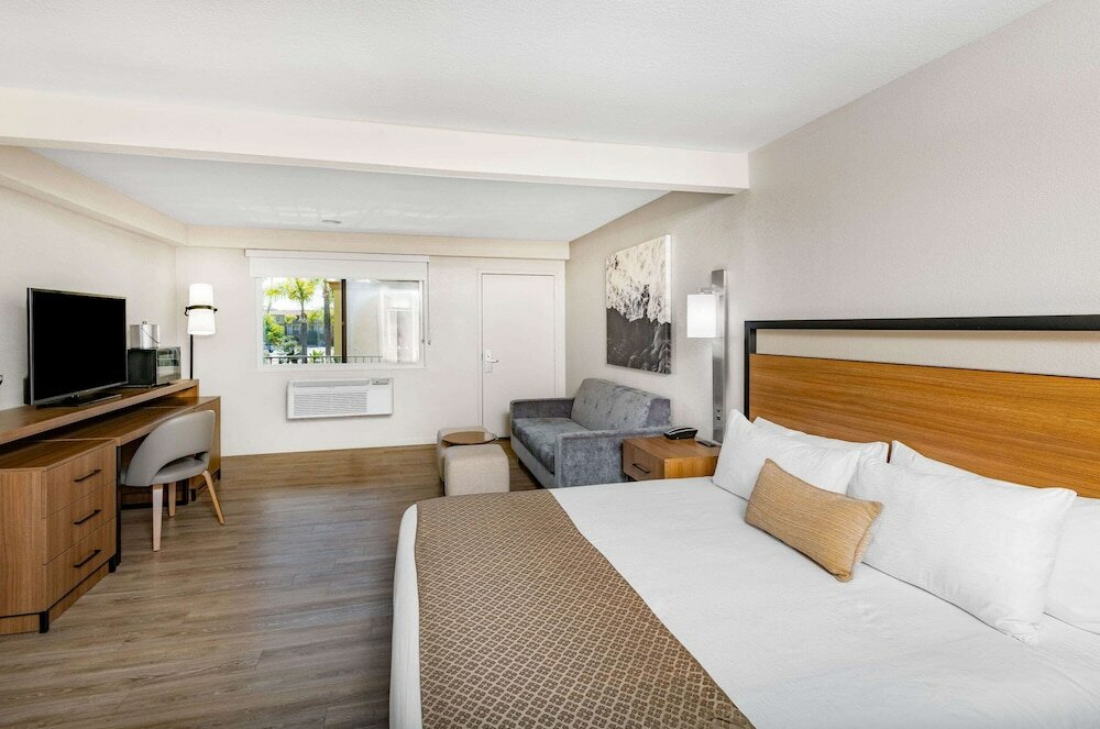 Фото Wyndham Garden San Diego Near SeaWorld