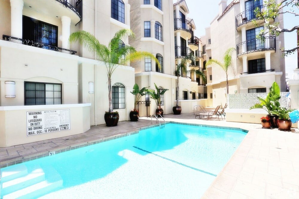 Фото Luxury Suites - Heart of Beverly Hills