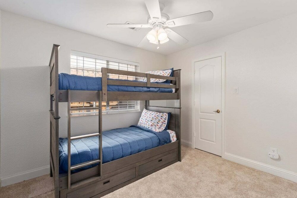 Фото Home Pool 15 Minutes from Dfw Airport