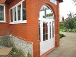 Okna Family (ulitsa 9-y Gvardeyskoy Divizii, 33), windows
