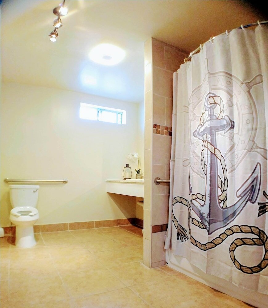 Фото Anchor Pointe Inn