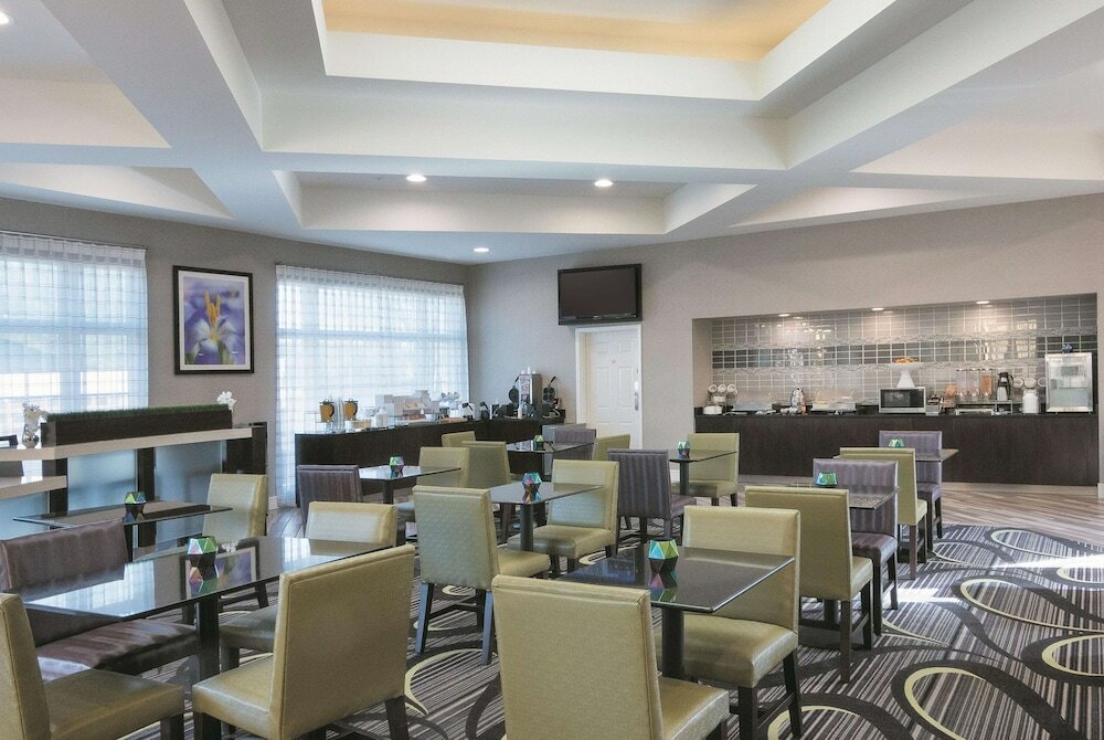 Фото La Quinta Inn & Suites by Wyndham Orlando Airport North