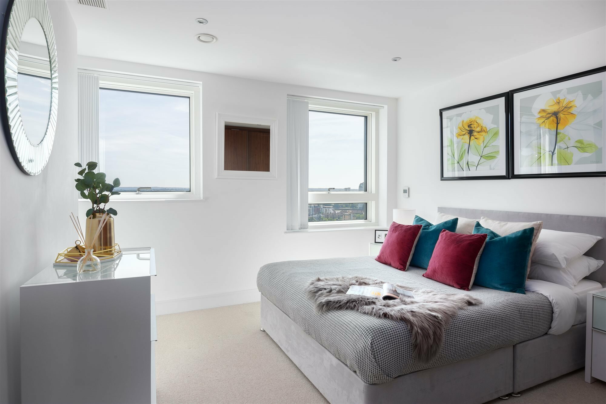 Фото Lincoln Plaza London, Curio Collection by Hilton