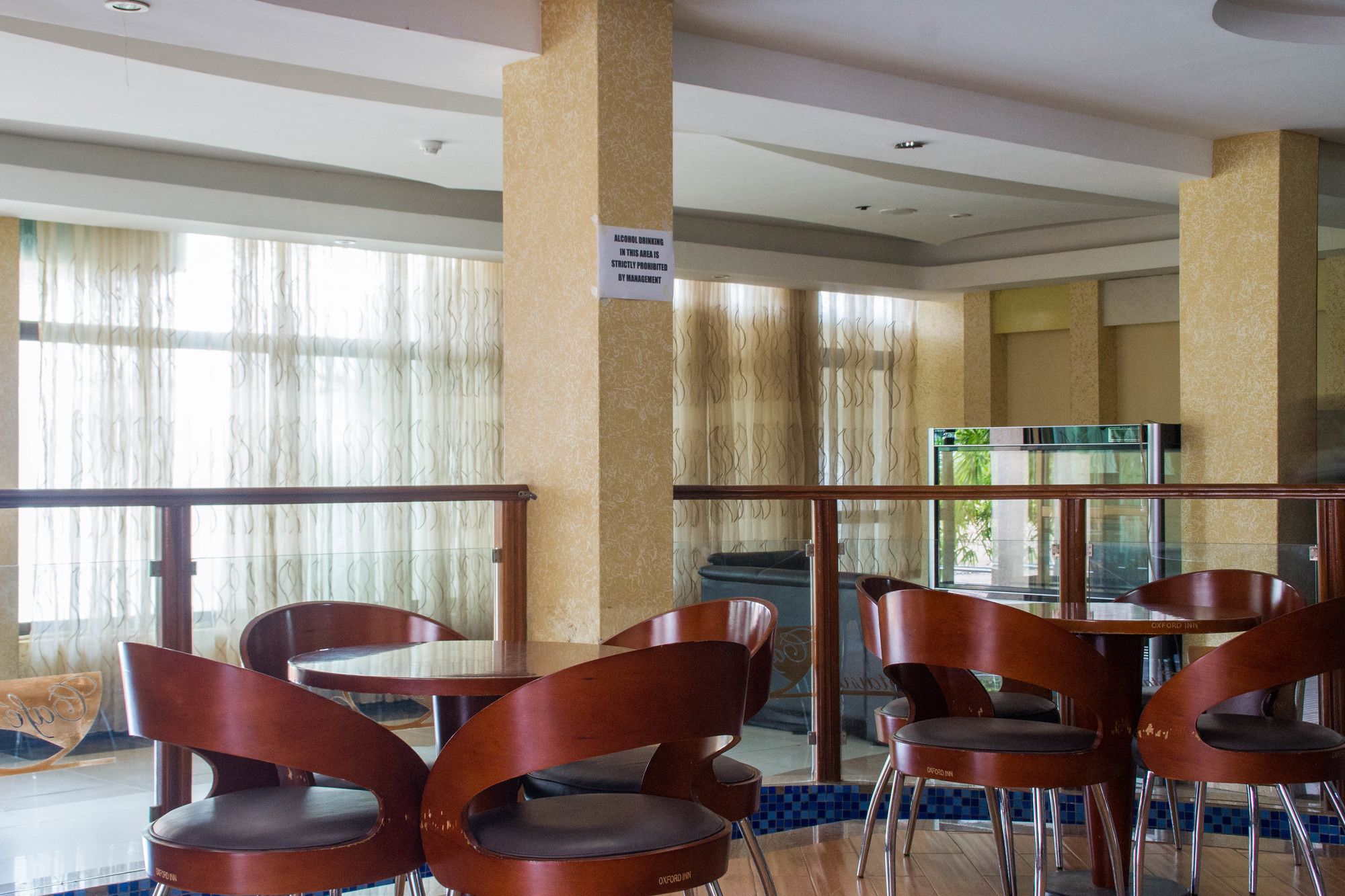 Фото Oxford Royal Hotel