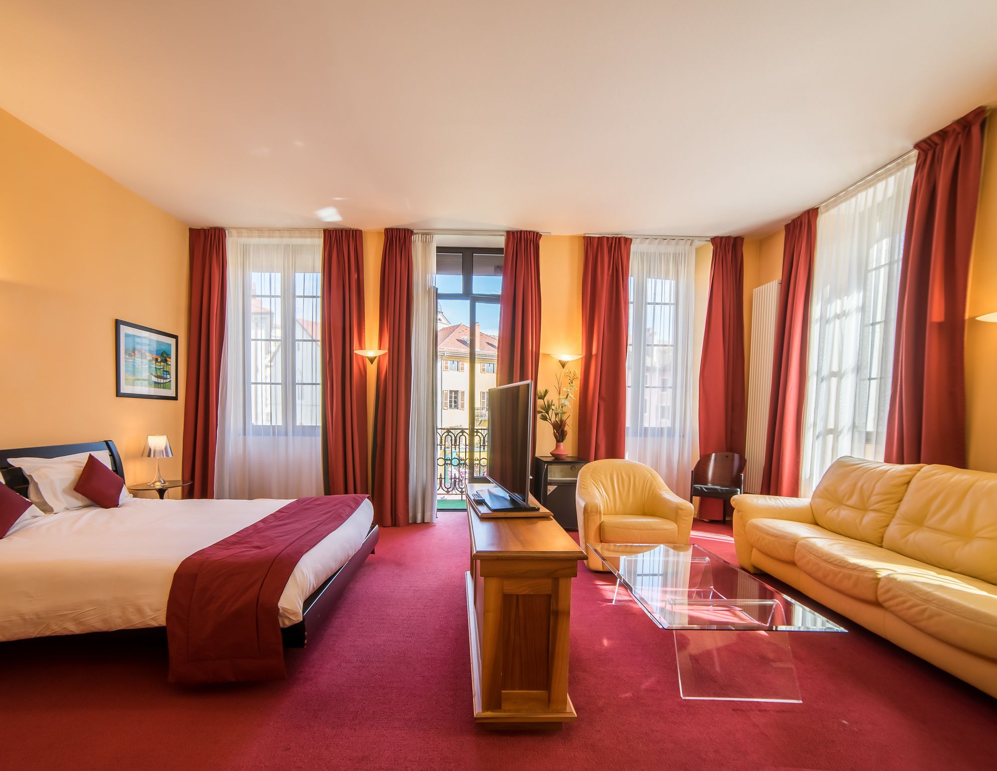 Фото отеля 2