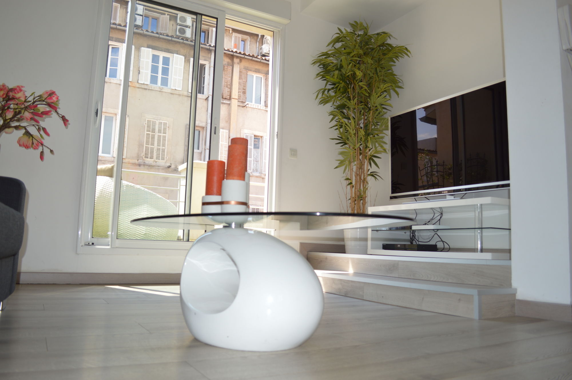 Фото Les Appartements du Vieux-Port