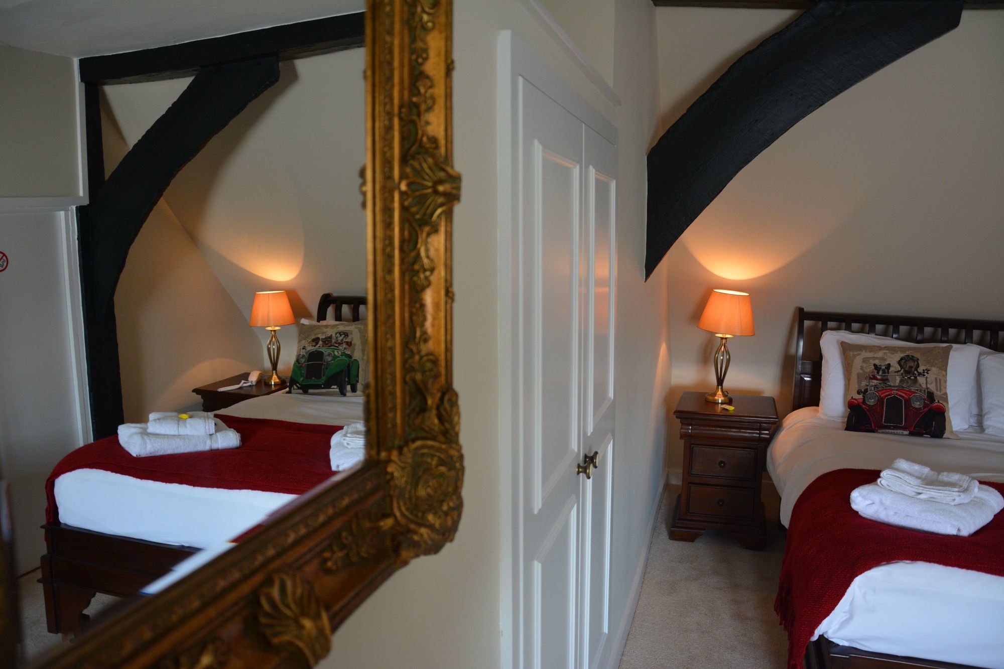 Фото Cathedral Gate Hotel