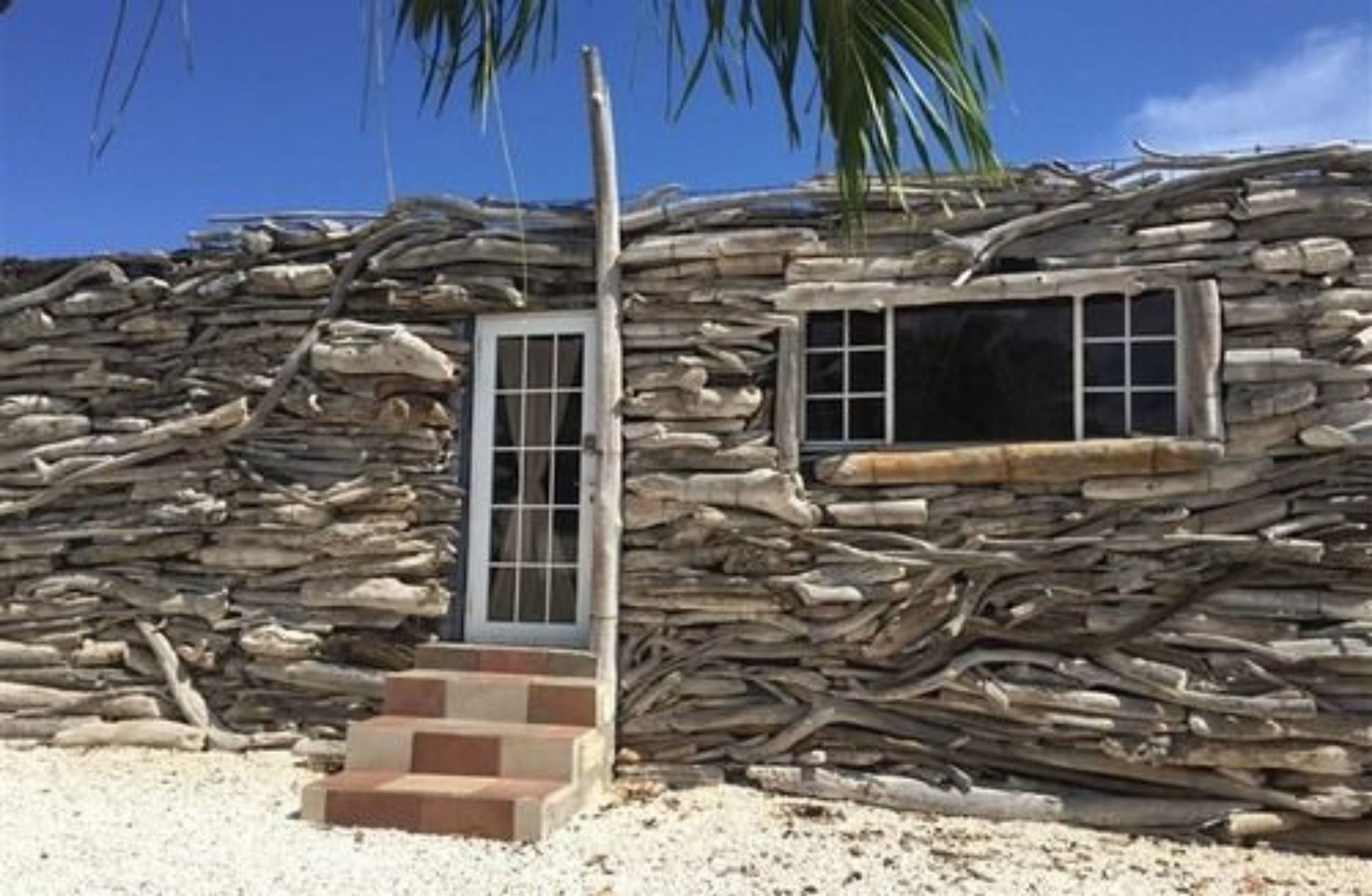 Фото Driftwood Gardens