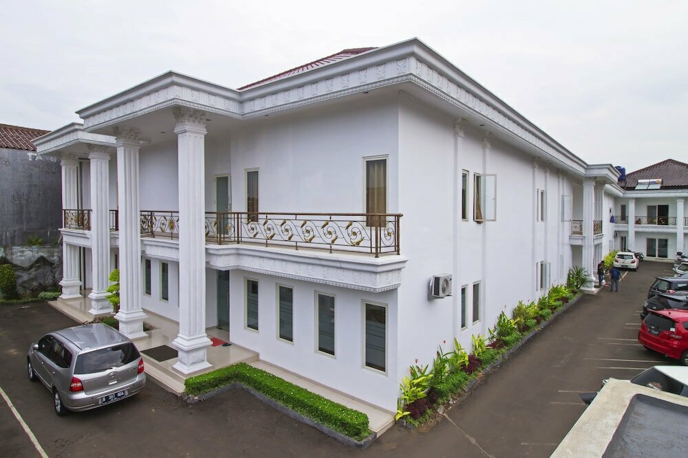 Hotel RedDoorz @ Jatiwaringin, Bekasi, photo