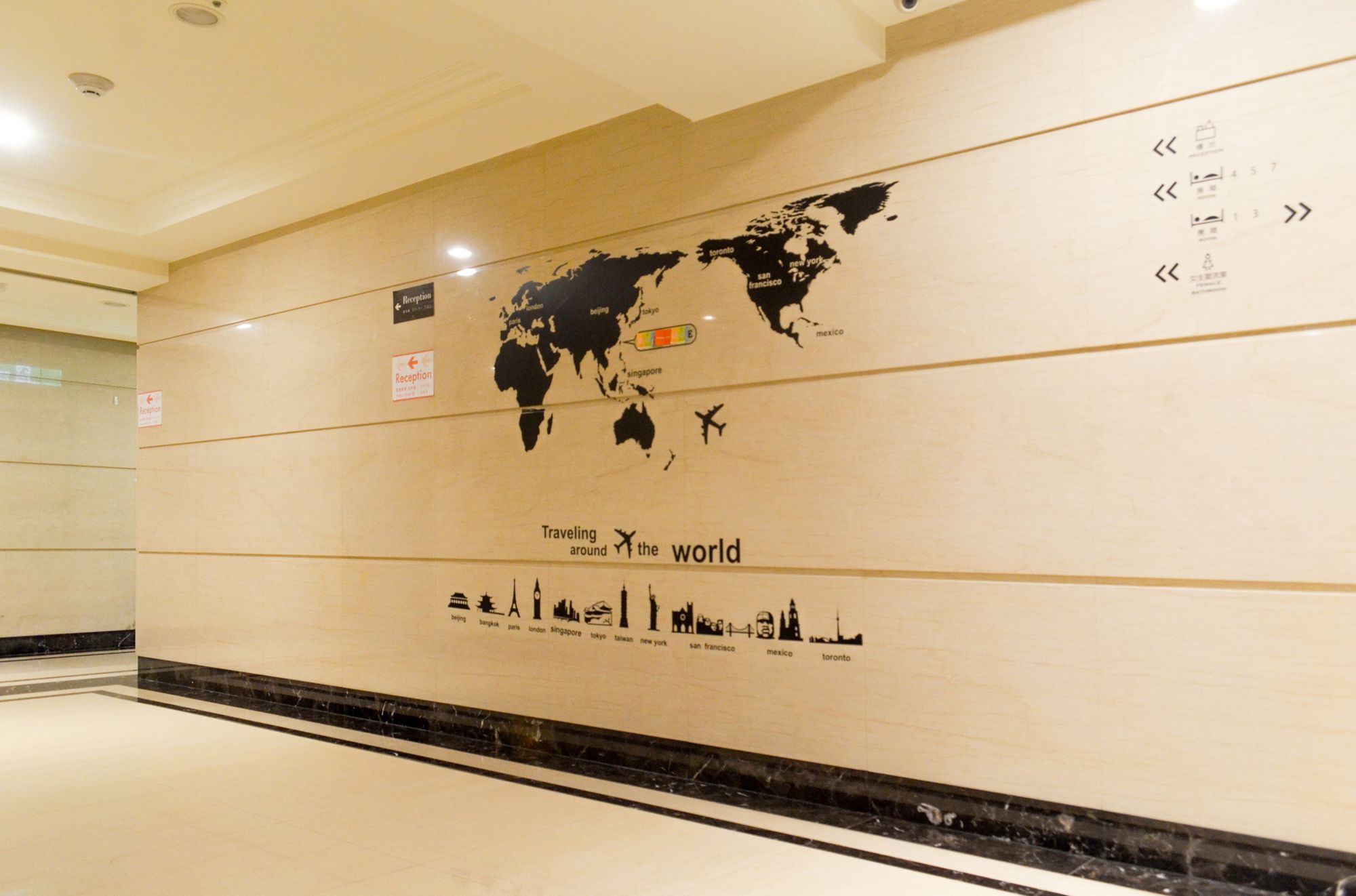 Фото StarBox Hostel