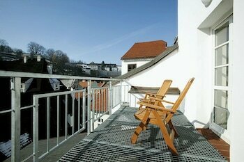 Внешний вид отеля Hotel Leonardo в Чески-Крумлове, фото 5