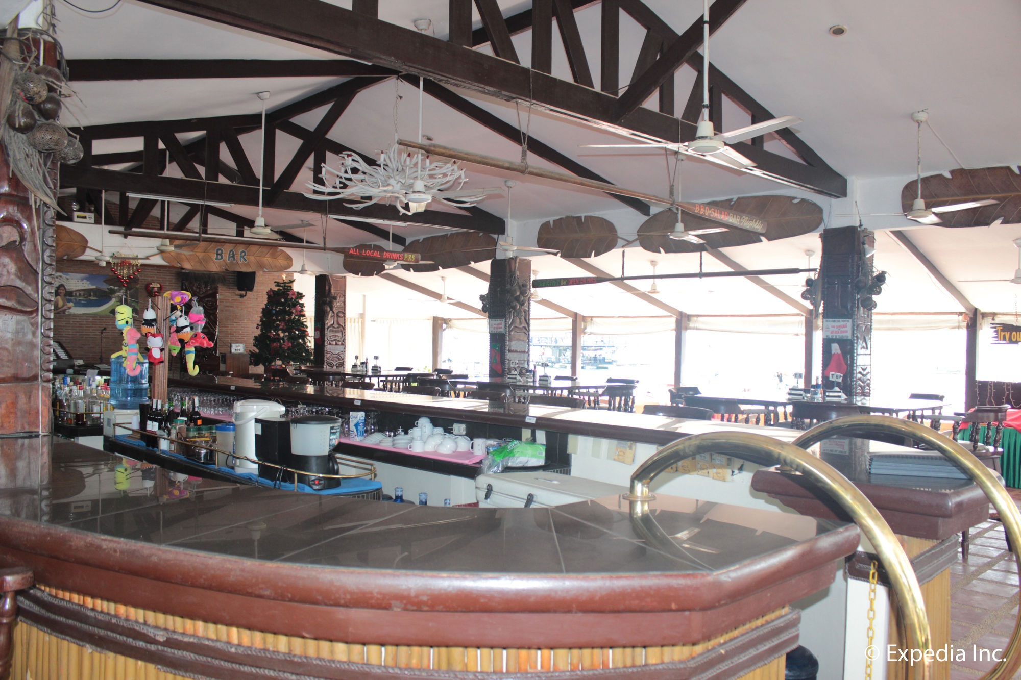 Фото Wild Orchid Beach Resort