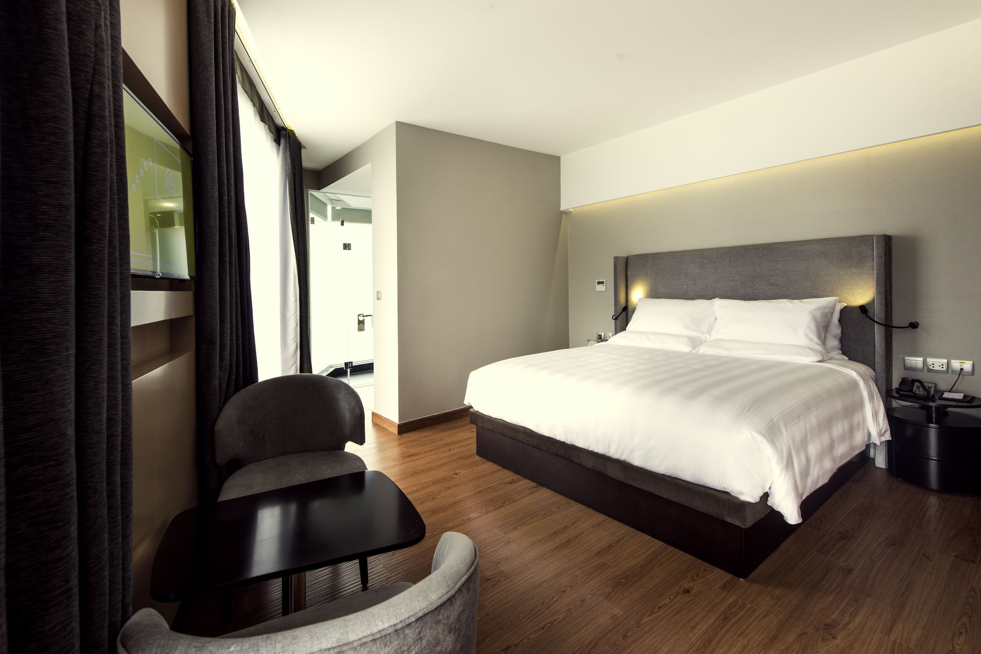 Фото Novotel Suites Hanoi