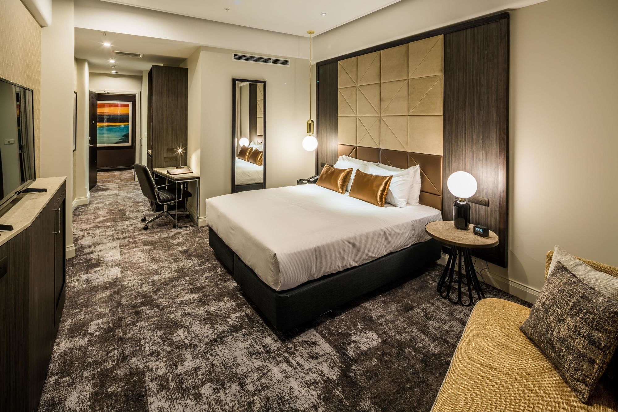 Фото Doubletree by Hilton Wellington
