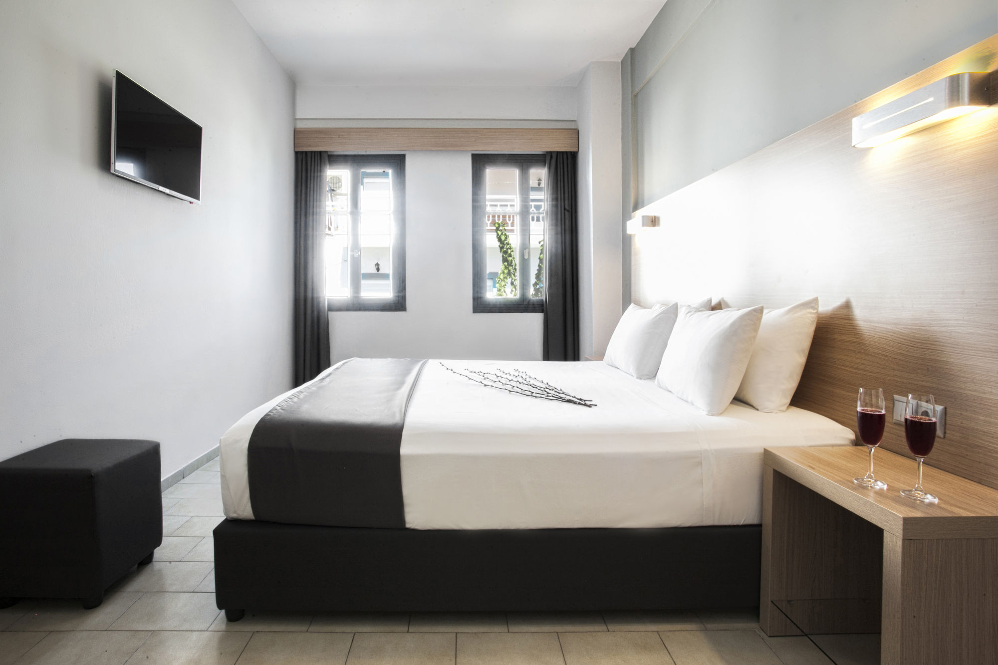 Фото Atlas Hotel Skiathos