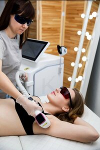 Үлкен сиськи майлы видео Лаура Орсола