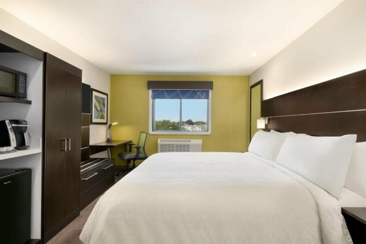 Фото Holiday Inn Express Jamaica - JFK AirTrain - NYC