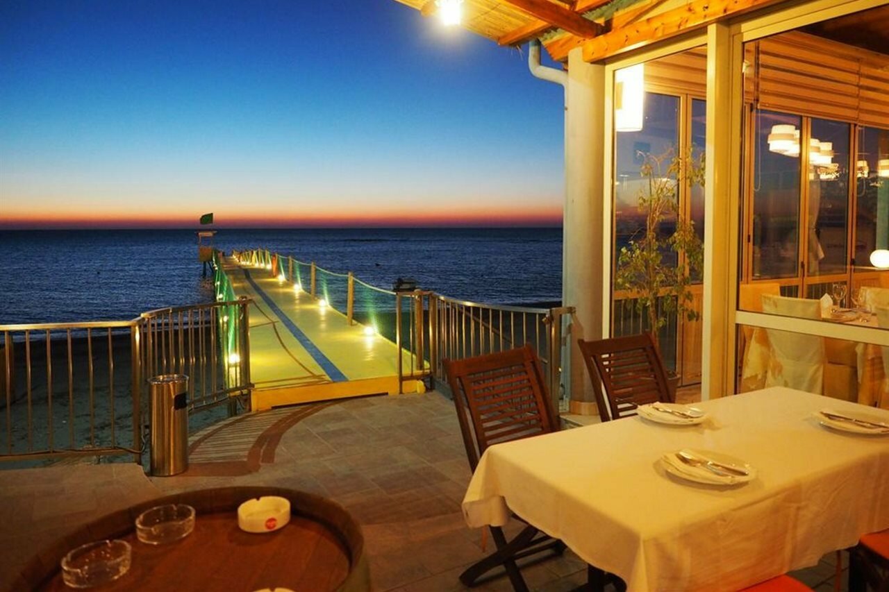 Фото Aragosta Hotel & Restaurant