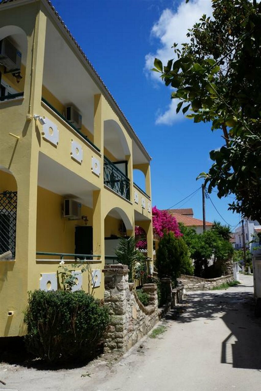 Фото Angela Apartments