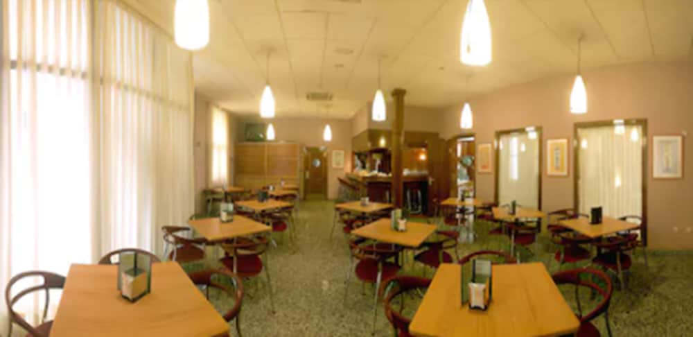 Фото Hotel Villa de Pinto