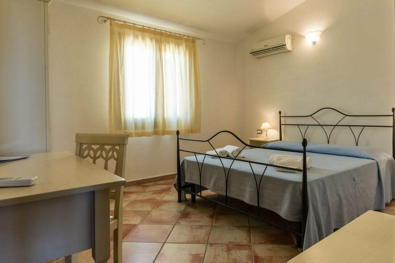 Фото Albergo Residenziale Li Troni