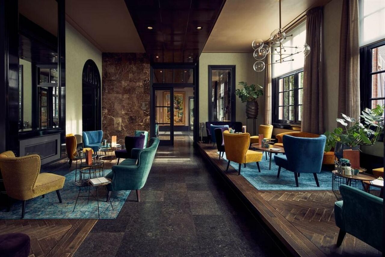 Фото The College Hotel