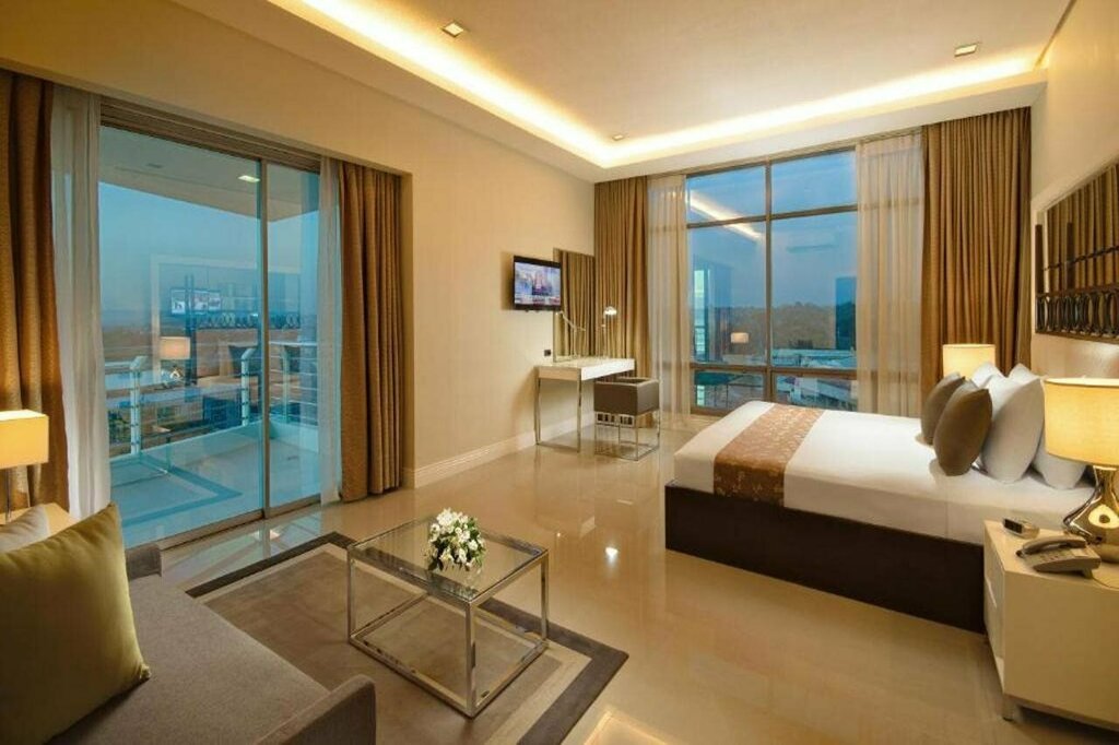 Hotel The MetroCentre Hotel and Convention Center, Tagbilaran, photo