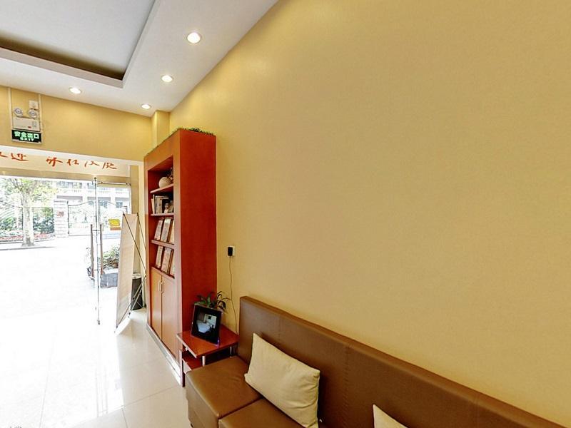 Фото Hanting Hotel Shanghai Zhongshan Park Branch 2