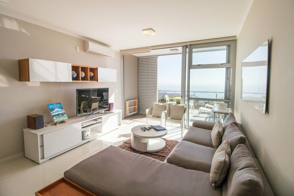Apartments Camps Bay Luxury Studio Apartment - The Crystal, Capetown, photo