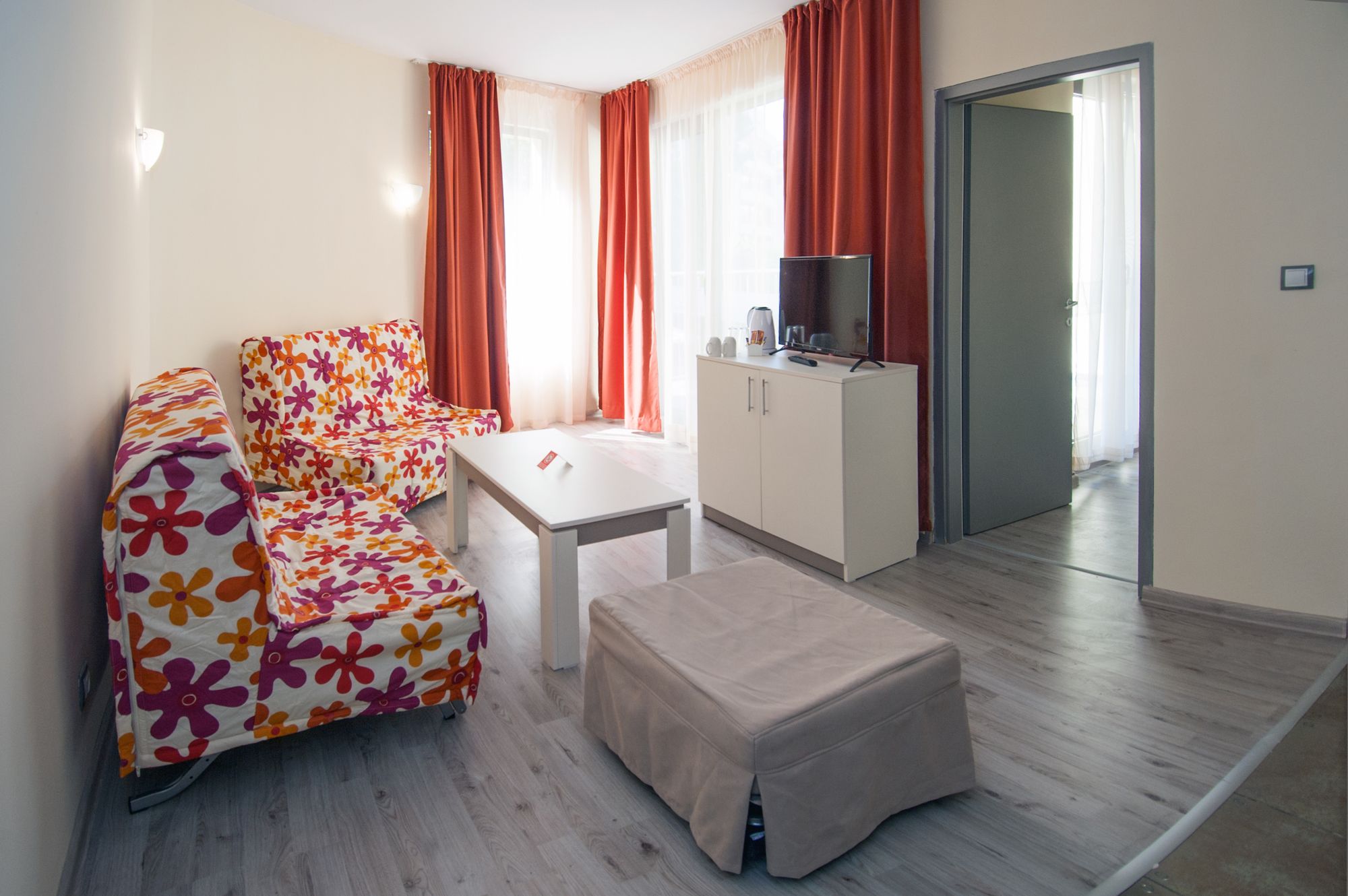 Фото Mariner's Suites