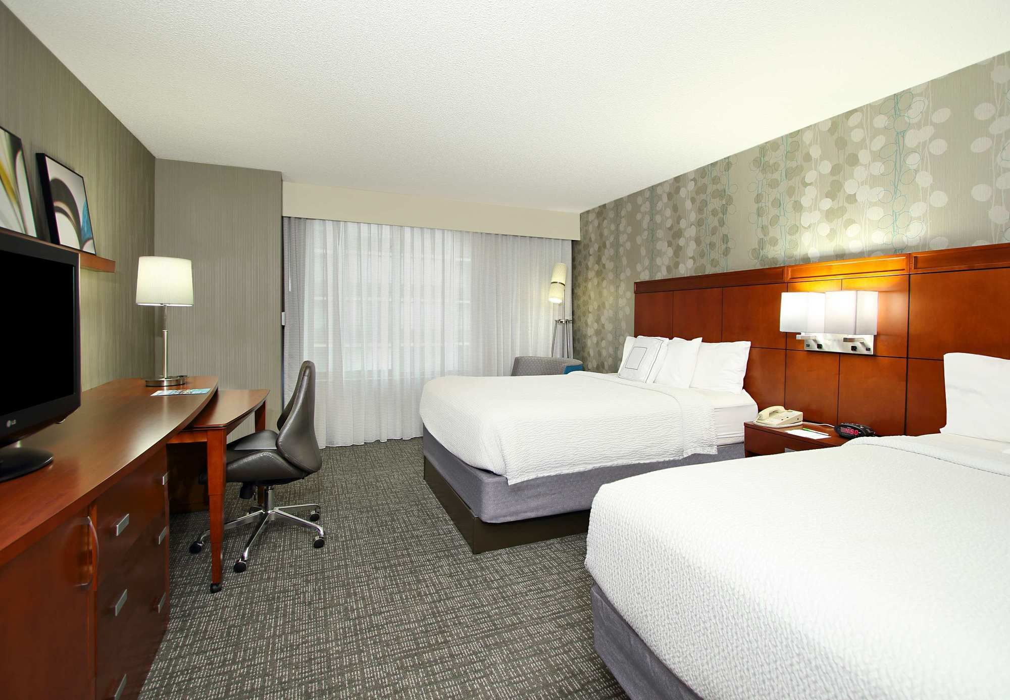 Фото Courtyard by Marriott Oakland Downtown