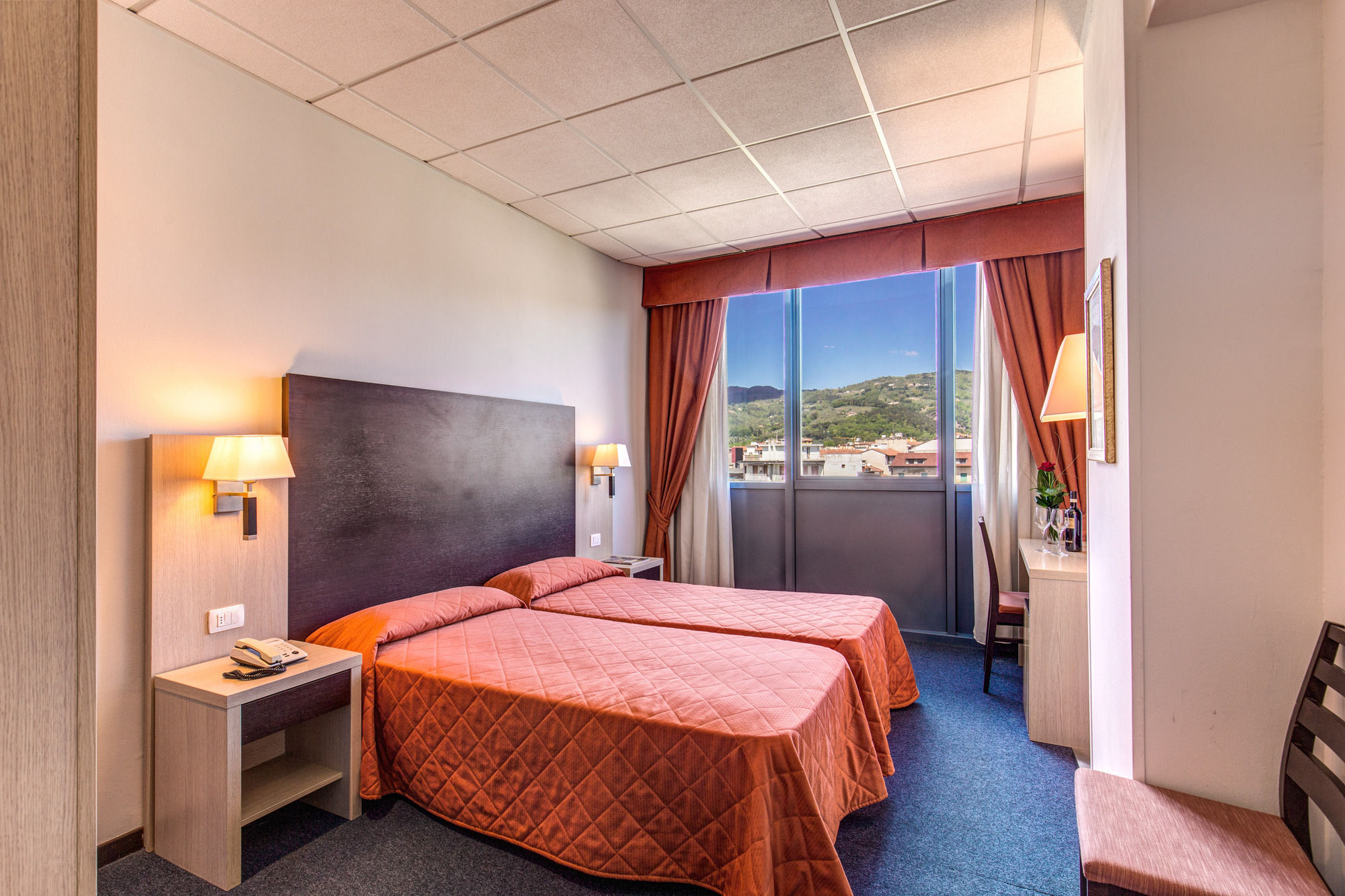 Фото Tuscany Inn