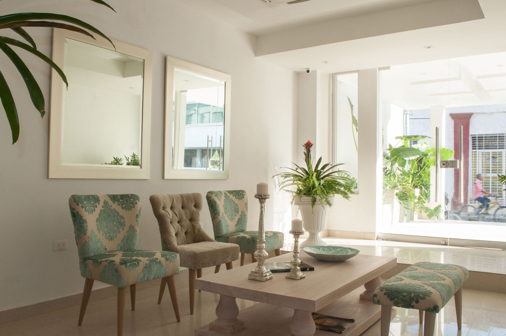 Фото Hotel 1525 by Geh Suites