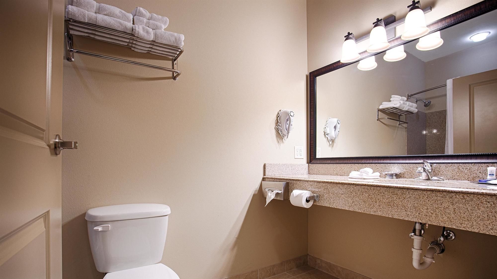 Фото Best Western Plus Emory At Lake Fork Inn & Suites