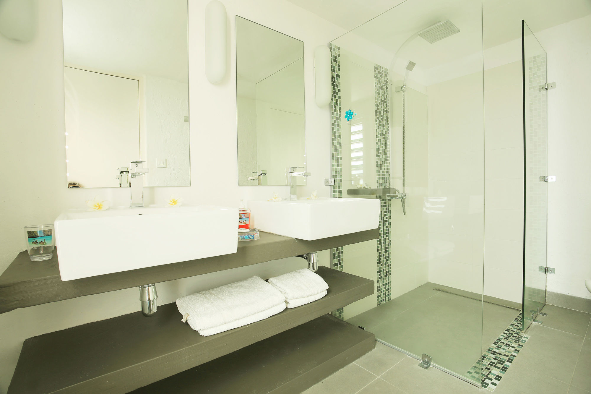 Фото Esprit Libre Restaurant and Guest House