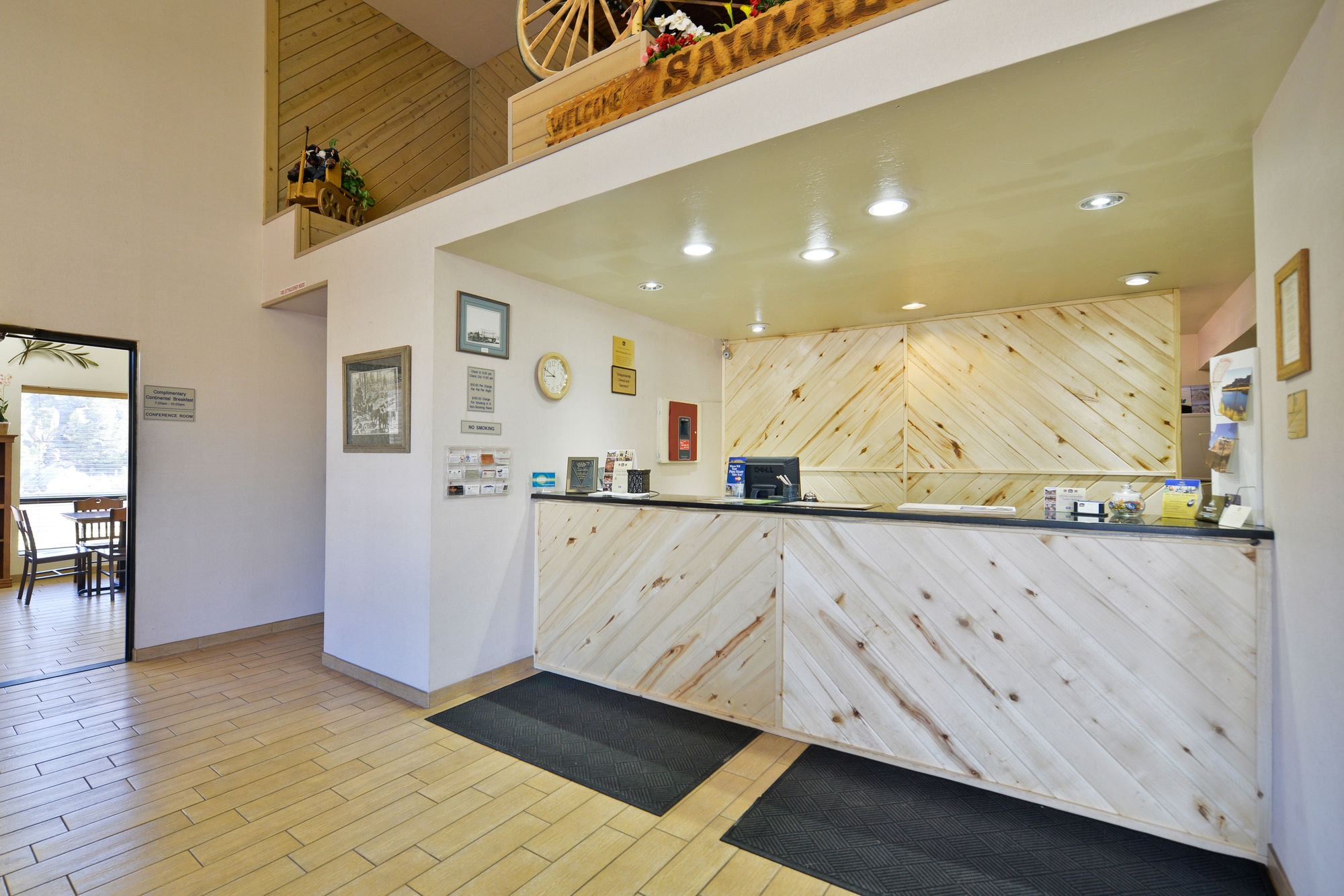 Фото Best Western Sawmill Inn