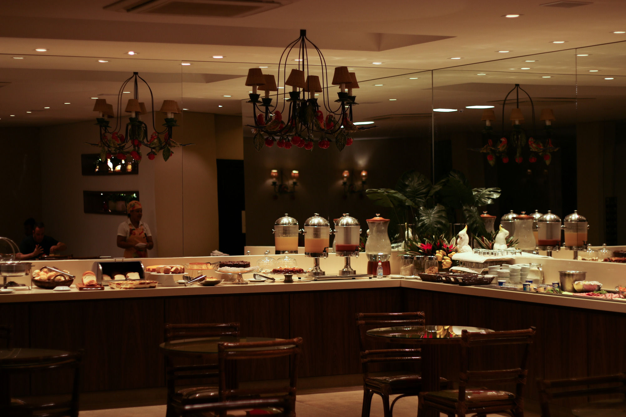 Фото Amazon Plaza Hotel