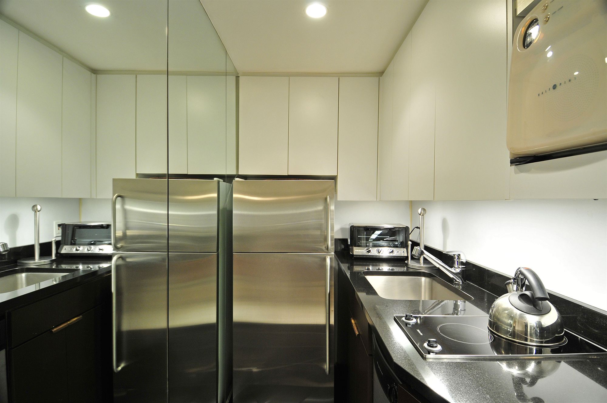 Фото The Lombardy Hotel