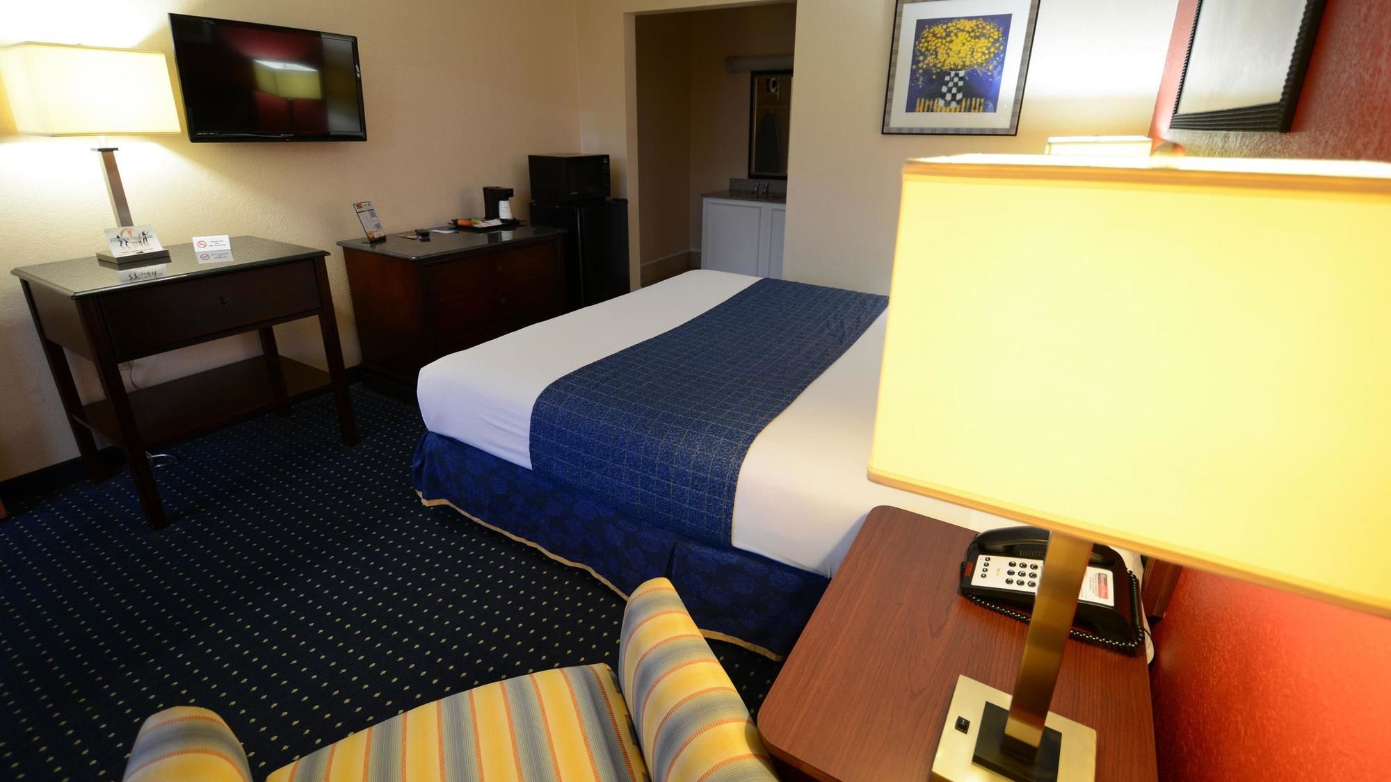 Фото Magnuson Hotel Virginia Beach