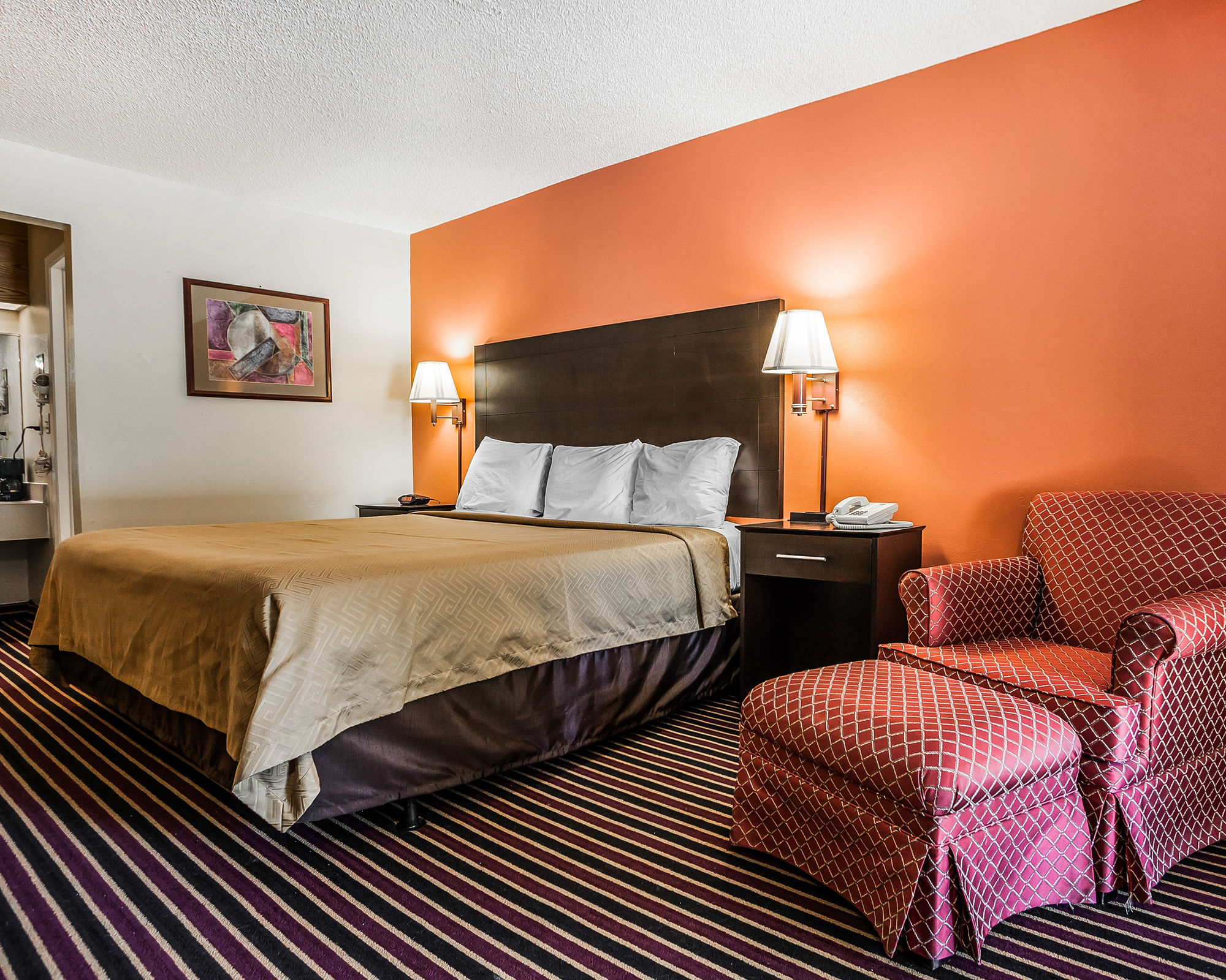 Фото Econo Lodge Urbandale-Northwest Des Moines